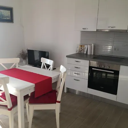 Moderne In Privlaka Mit Grill Und Garten